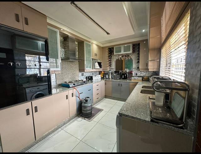 3 BEDROOM HOUSE FOR SALE IN LEONDALE